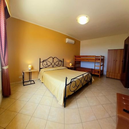 Tahiti House Stagnone Apartman Marsala Kültér fotó